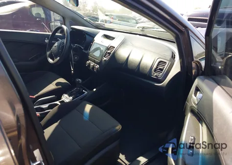 2018 Kia Forte Lx z USA, uszkodzony, nr VIN 3KPFK4A71JE174689